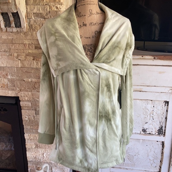 Bagatelle french terry draped olive tie dye jacket - Picture 2 of 15